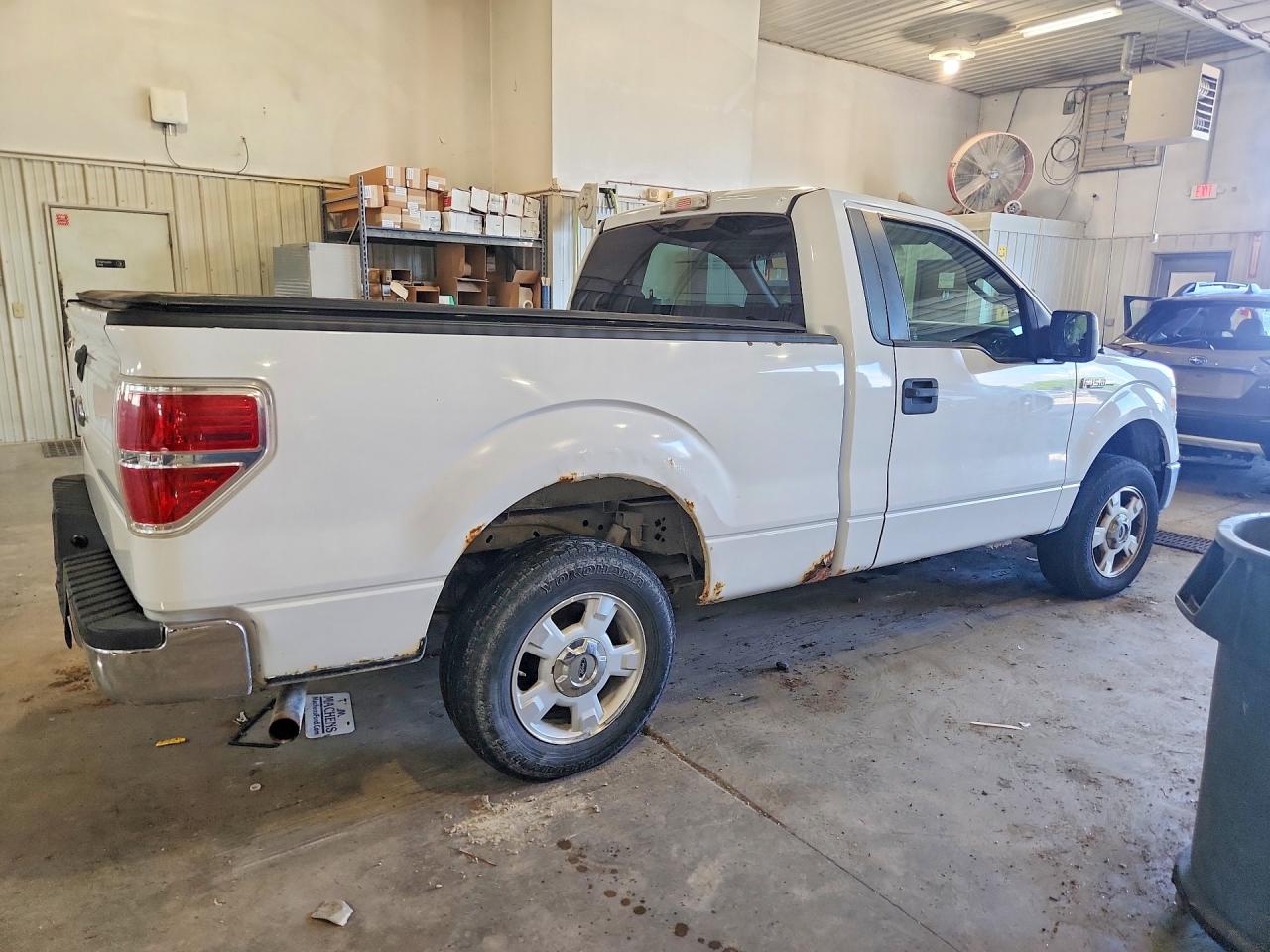 2009 Ford F150 White vin: 1FTRF12W89KA34718
