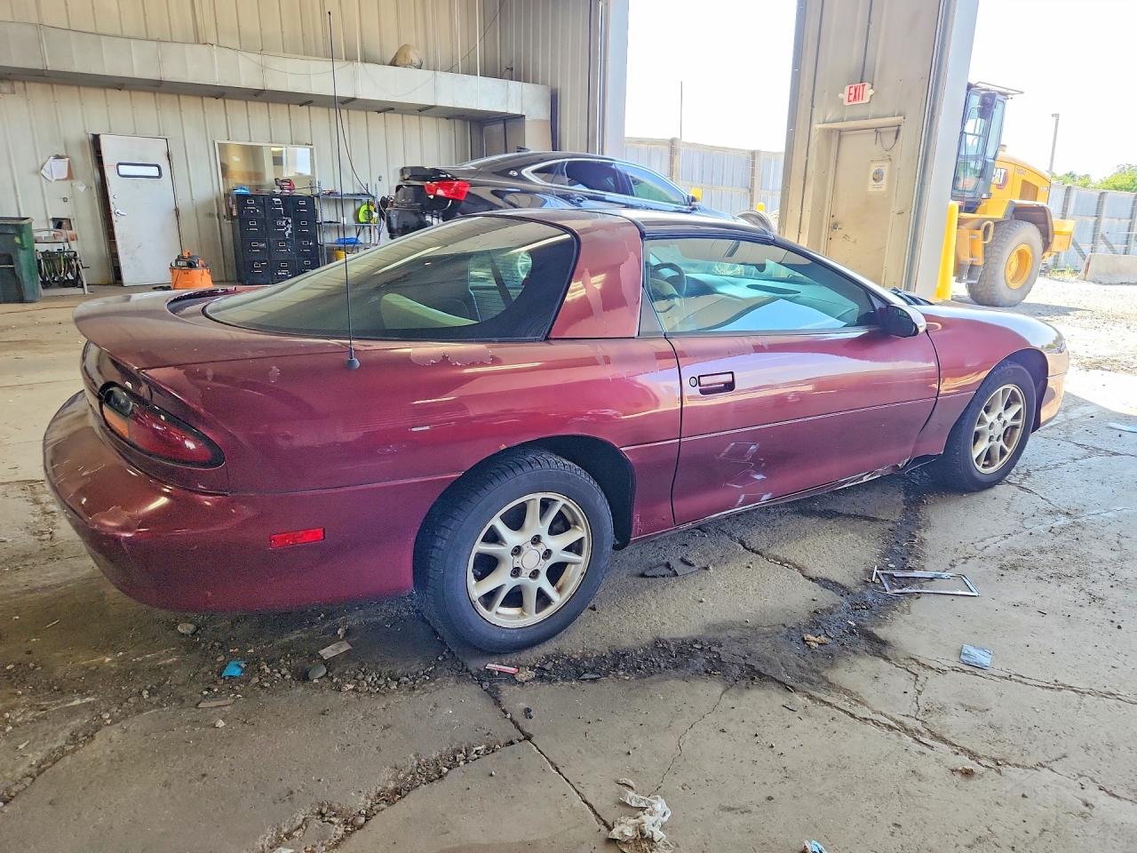 2001 Chevrolet Camaro Red vin: 2G1FP22K712141124