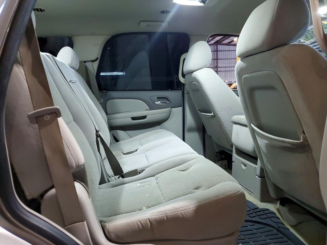2008 Chevrolet Tahoe C1500 Silver vin: 1GNFC13C58R112482