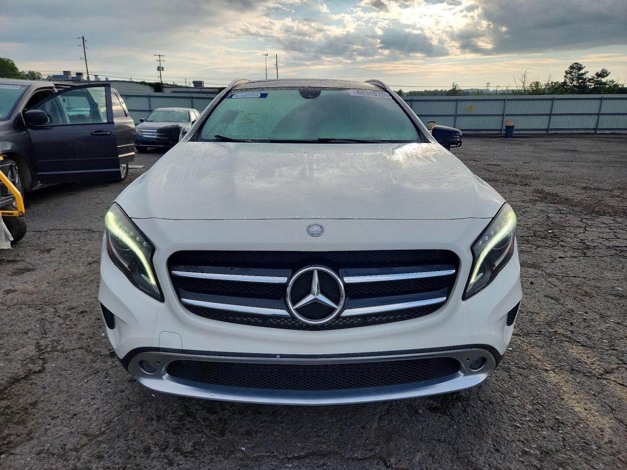 2015 Mercedes-benz Gla 250 4matic White vin: WDCTG4GBXFJ038016
