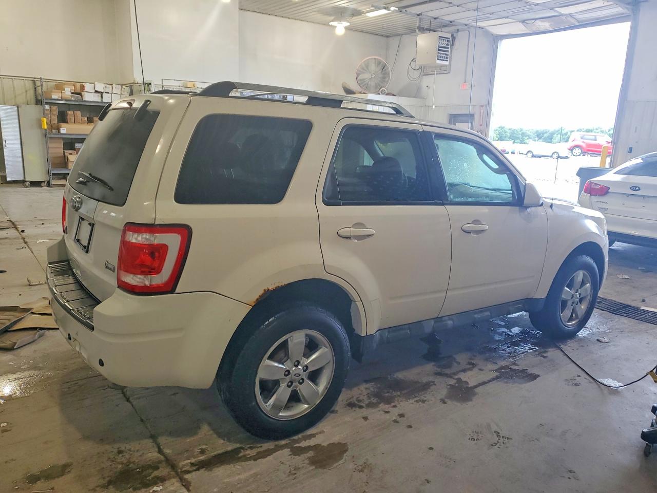 2011 Ford Escape Limited White vin: 1FMCU0EG8BKA81470