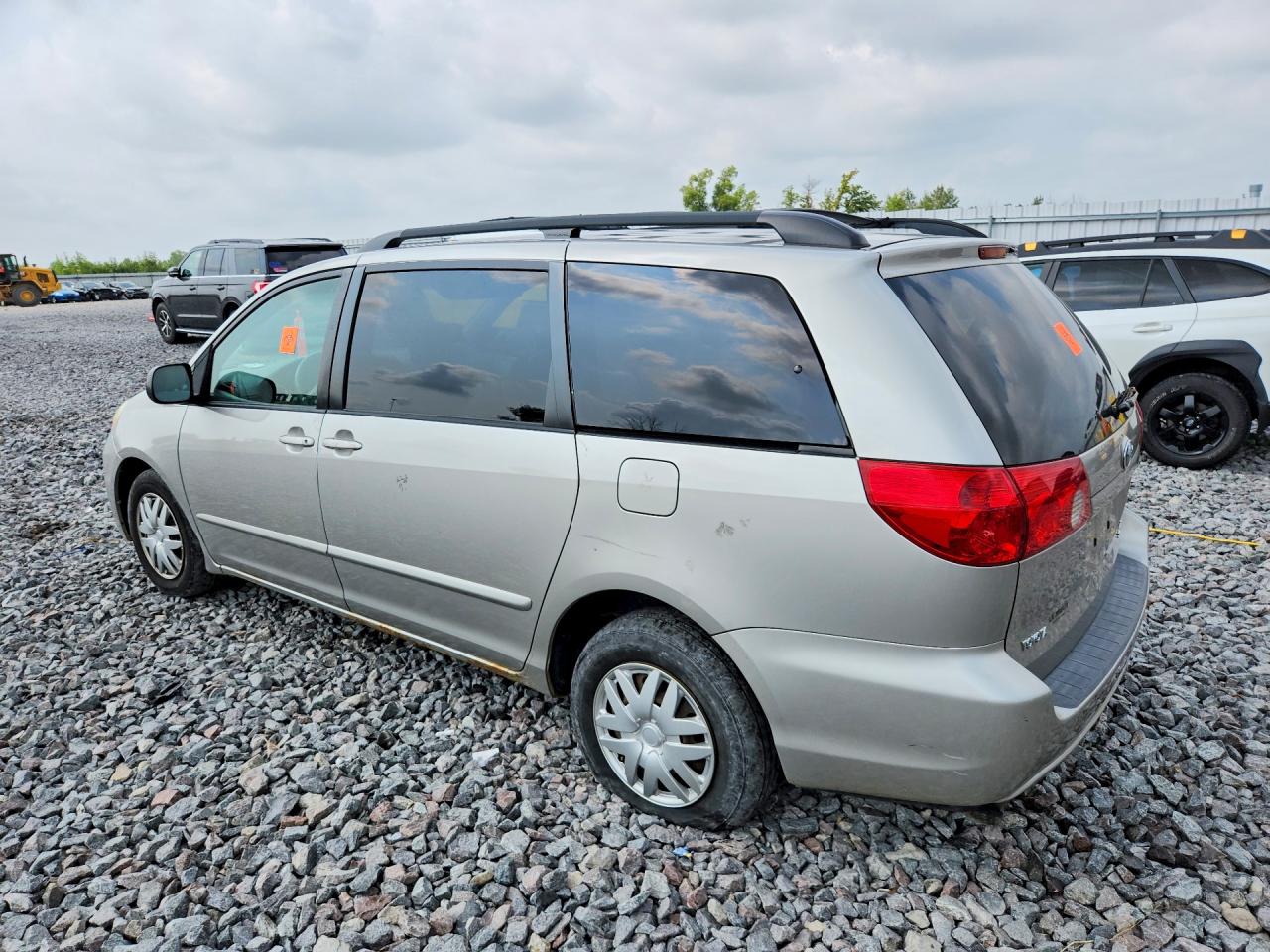 2006 Toyota Sienna Le 7 Passenger Silver vin: 5TDZA23C26S399523