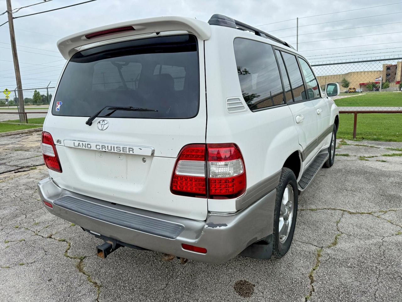 2007 Toyota Land Cruiser Base White vin: JTEHT05J472113682