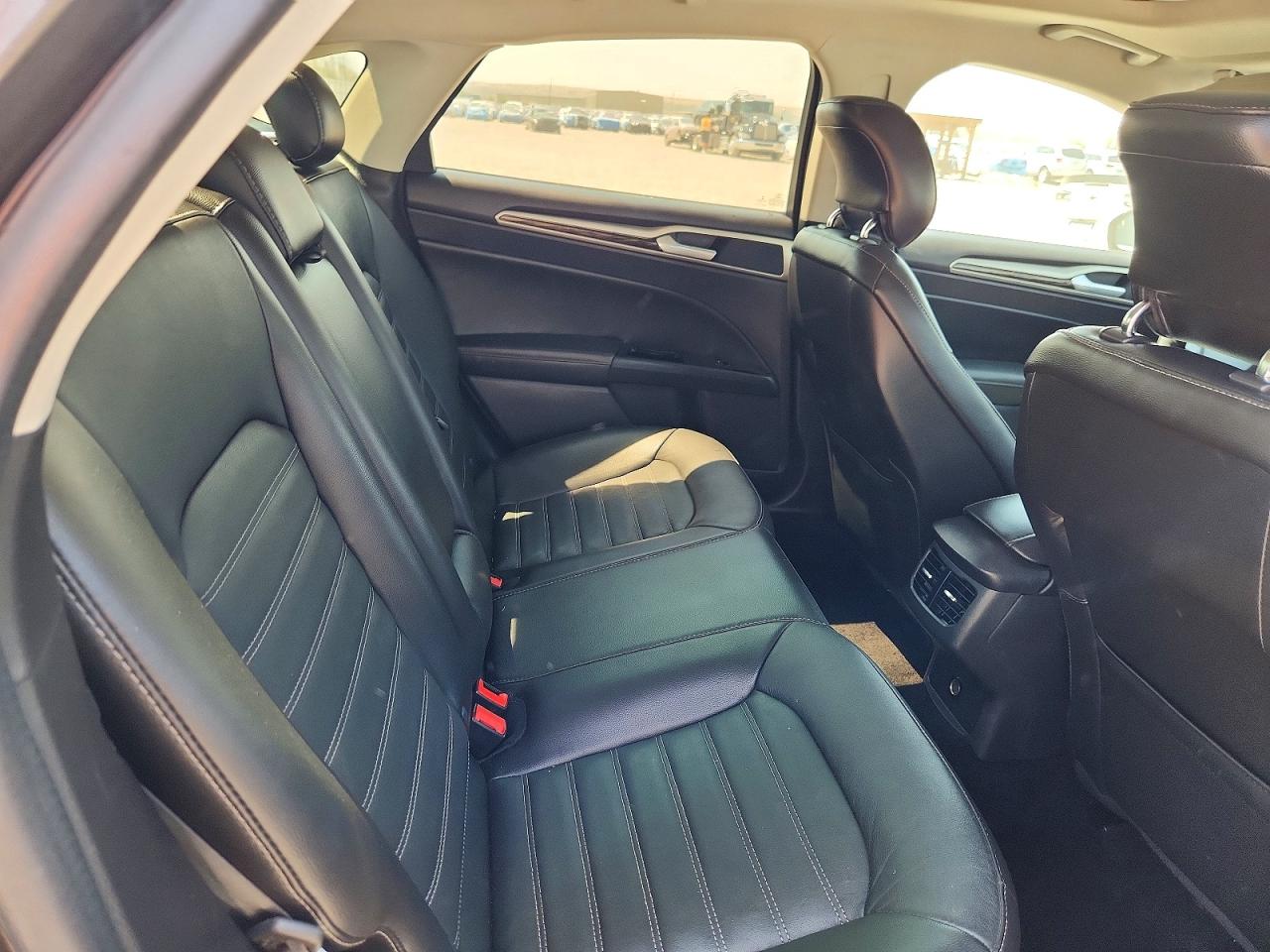 2015 Ford Fusion Se Black vin: 3FA6P0H92FR136945