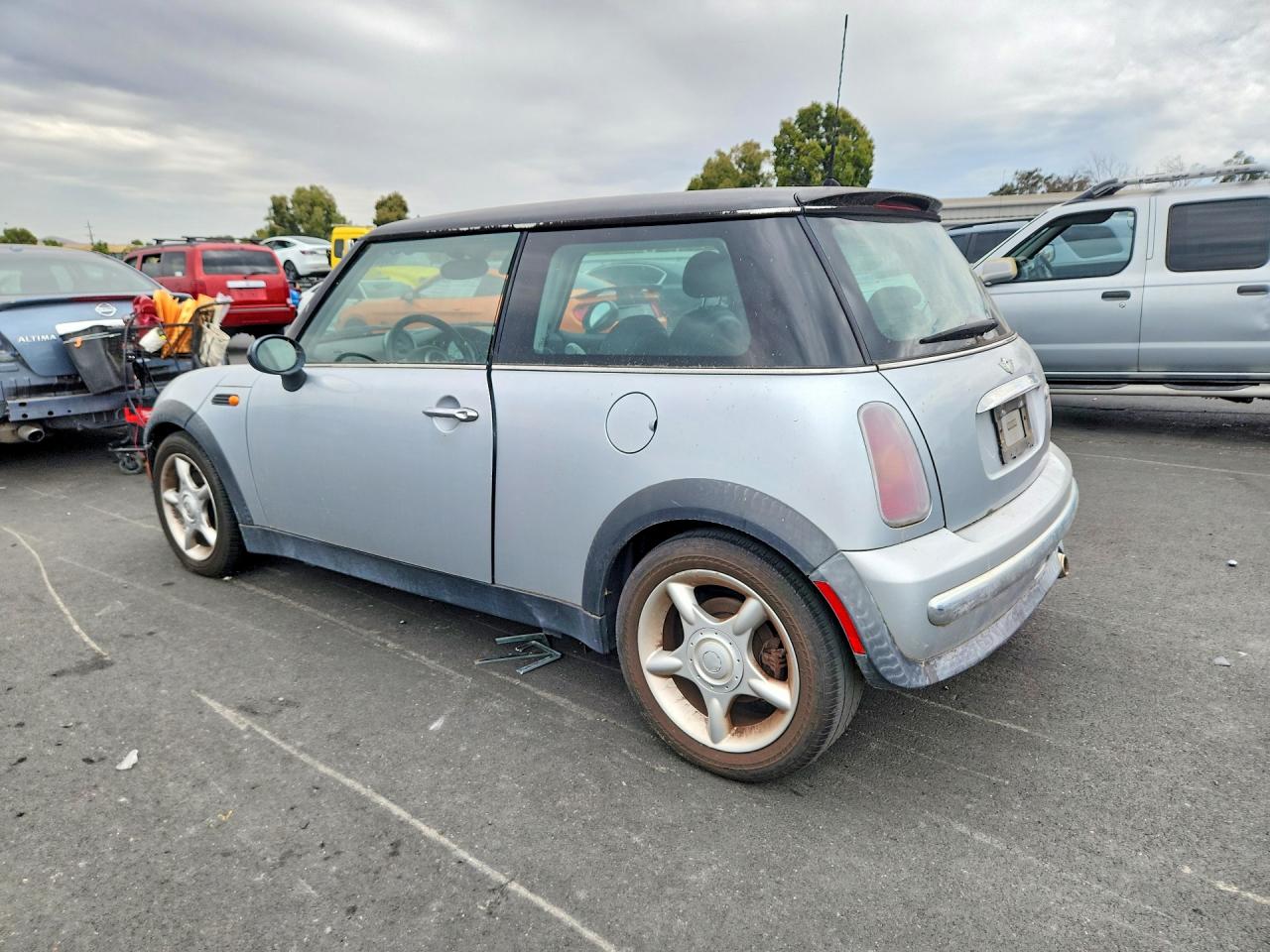 2004 Mini Cooper Silver vin: WMWRC33434TJ62740