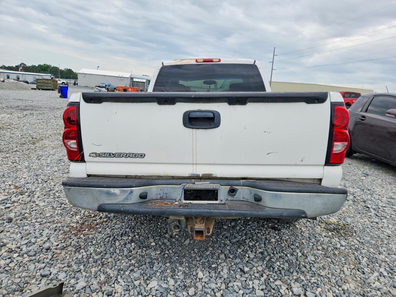 2006 Chevrolet Silverado C1500 White vin: 2GCEC19V361108109