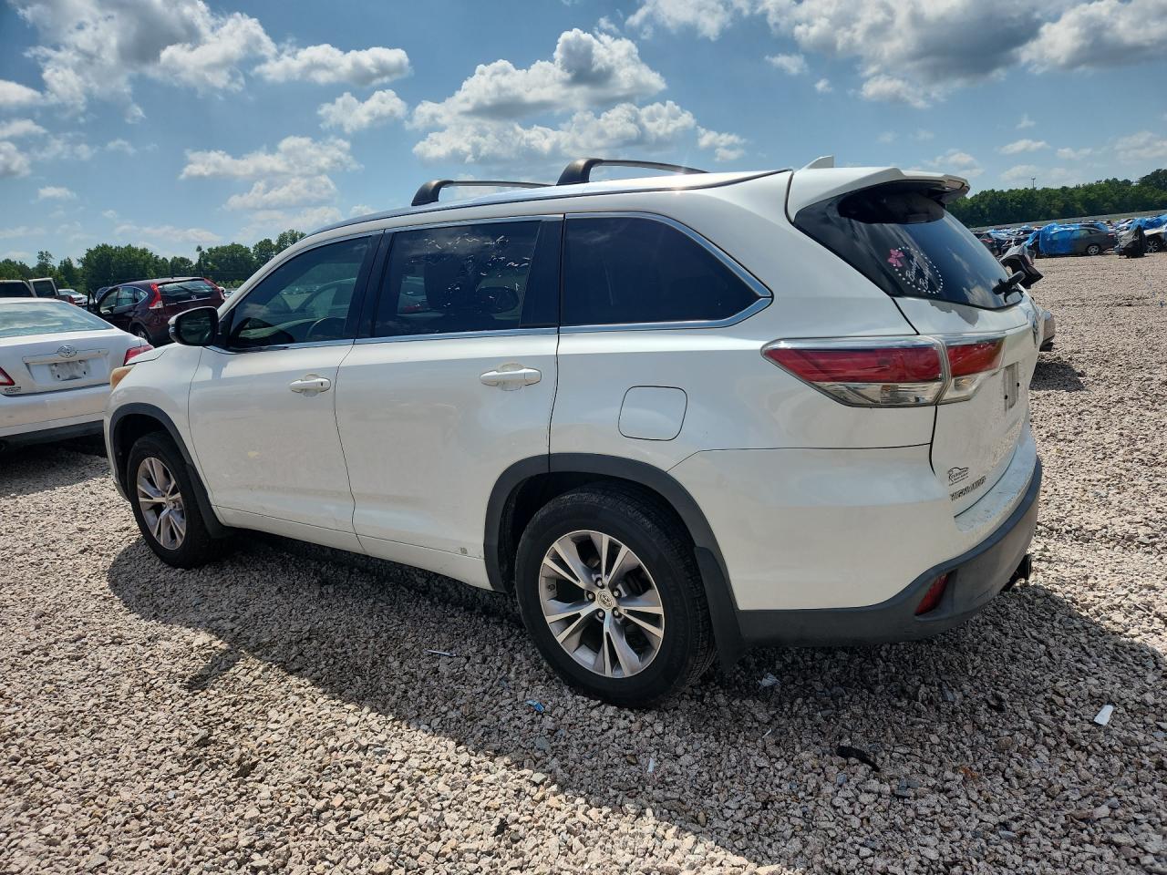 2015 Toyota Highlander Xle White vin: 5TDJKRFH7FS113224
