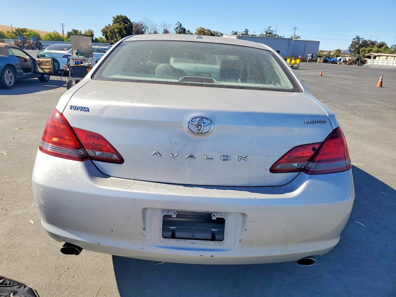 2009 Toyota Avalon Limited Silver vin: 4T1BK36B49U328925