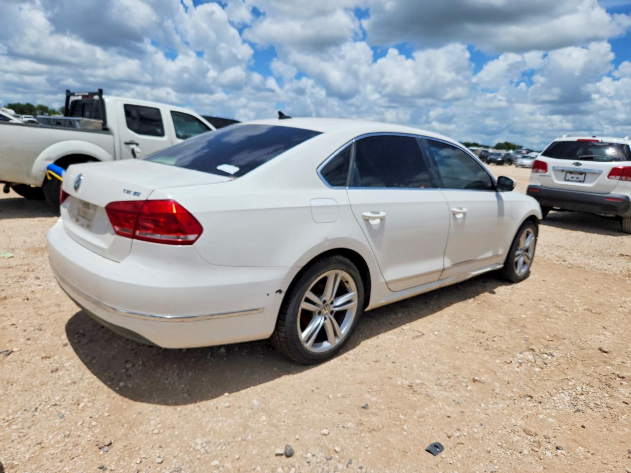 2015 Volkswagen Passat Se Белый vin: 1VWBS7A3XFC026629
