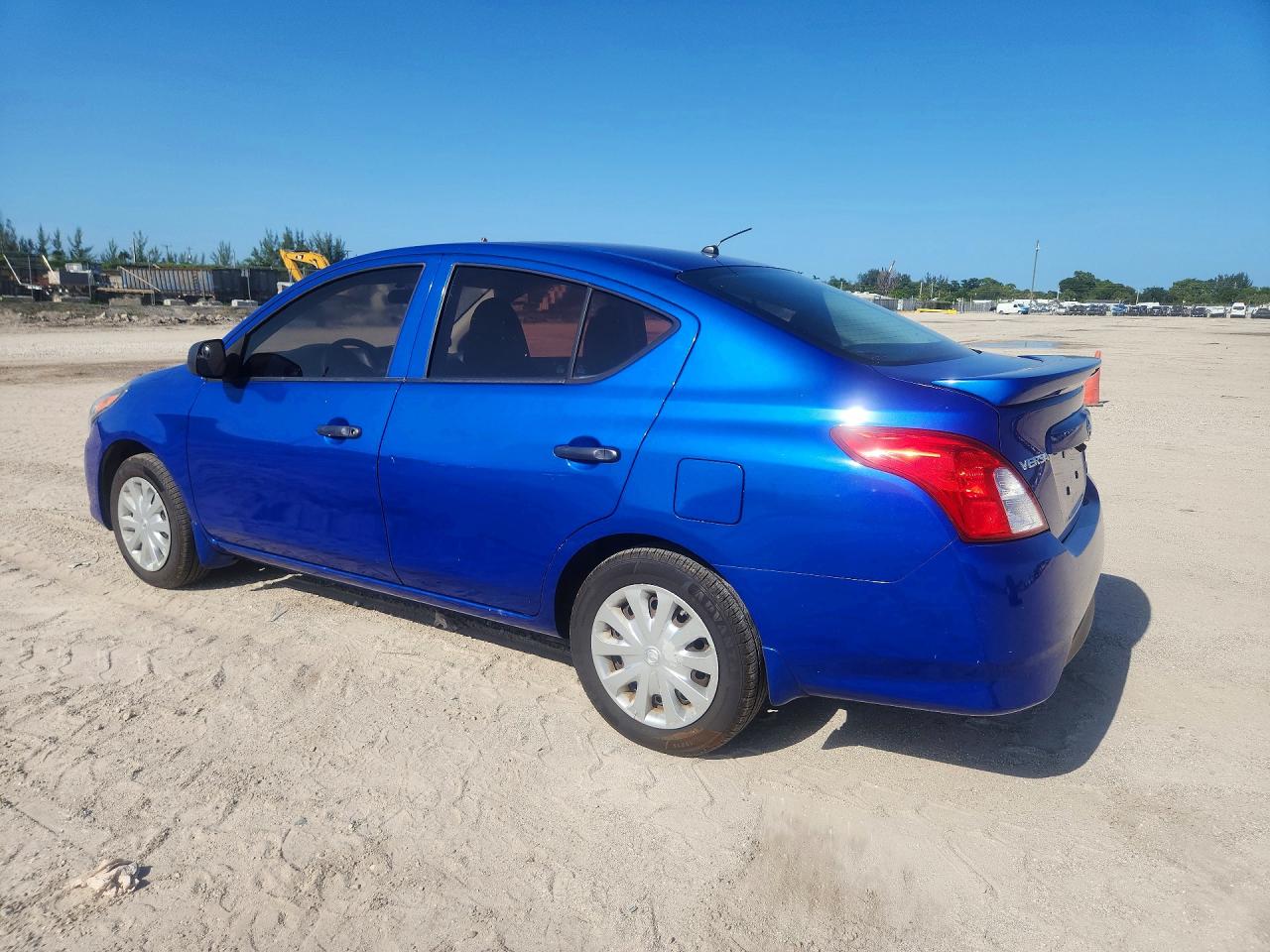 2015 Nissan Versa 1.6 S Plus Blue vin: 3N1CN7AP0FL948898