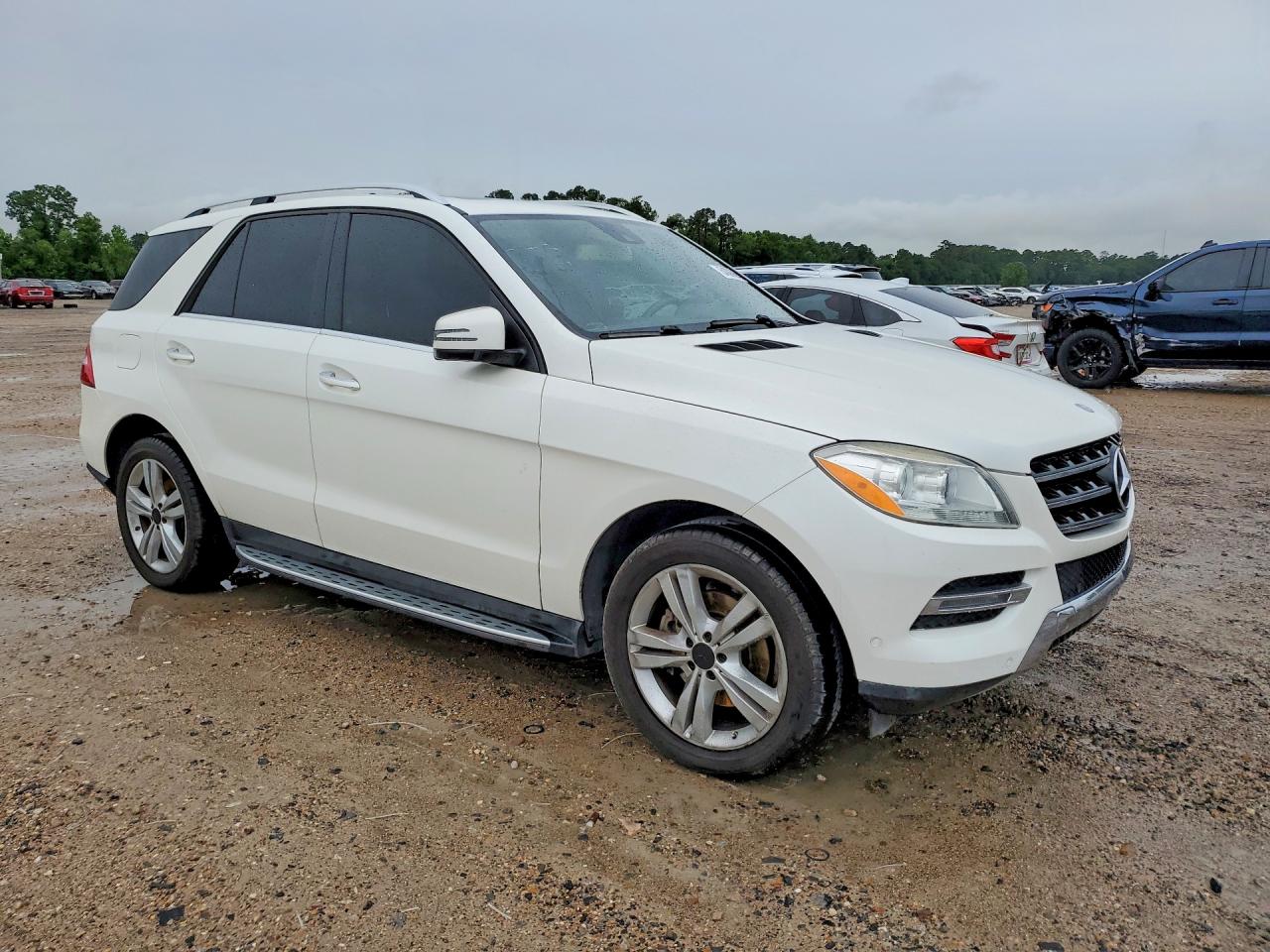 2013 Mercedes-benz Ml 350 White vin: 4JGDA5JB9DA204142