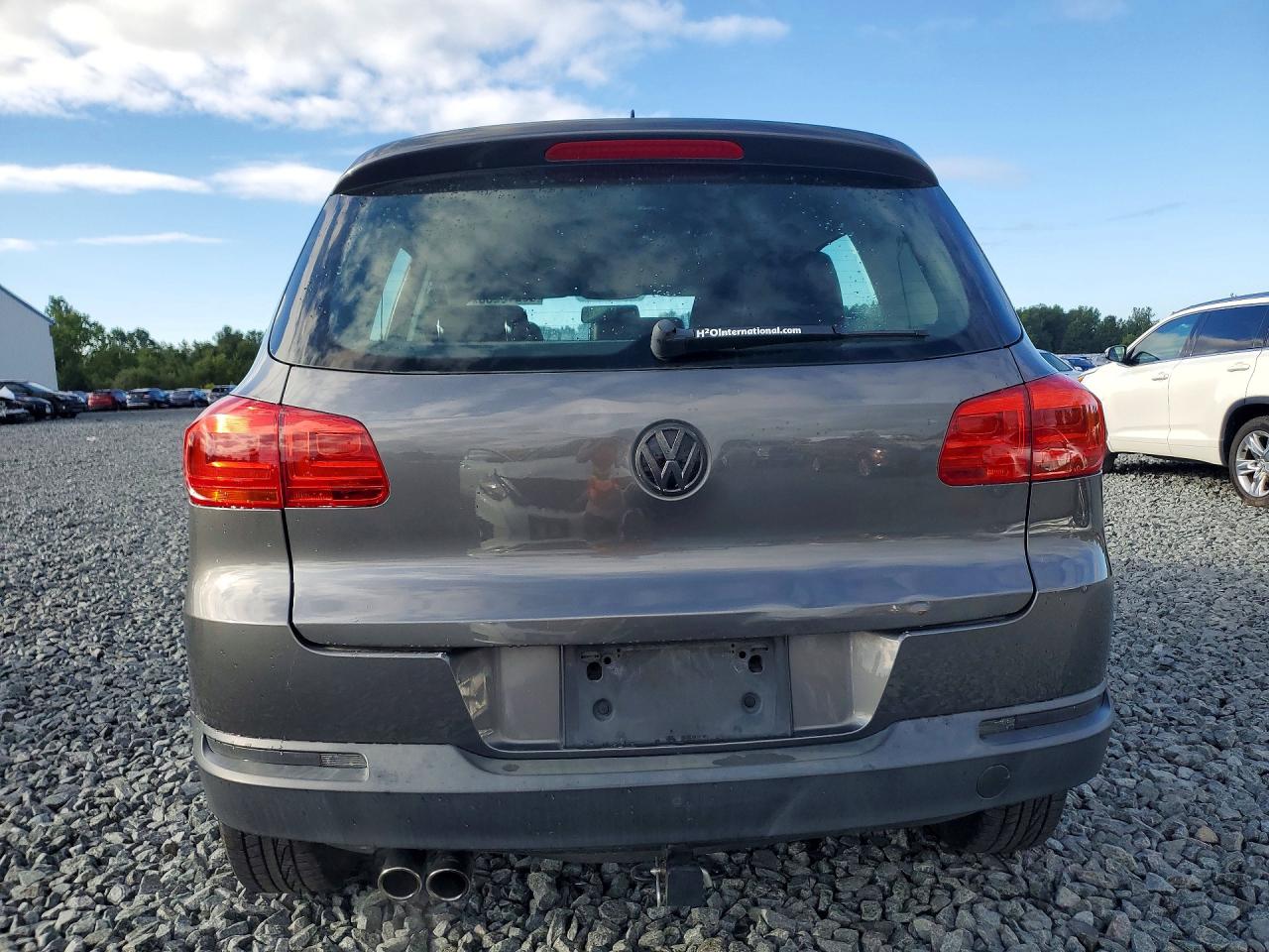 2014 Volkswagen Tiguan S Gray vin: WVGAV3AX8EW541087