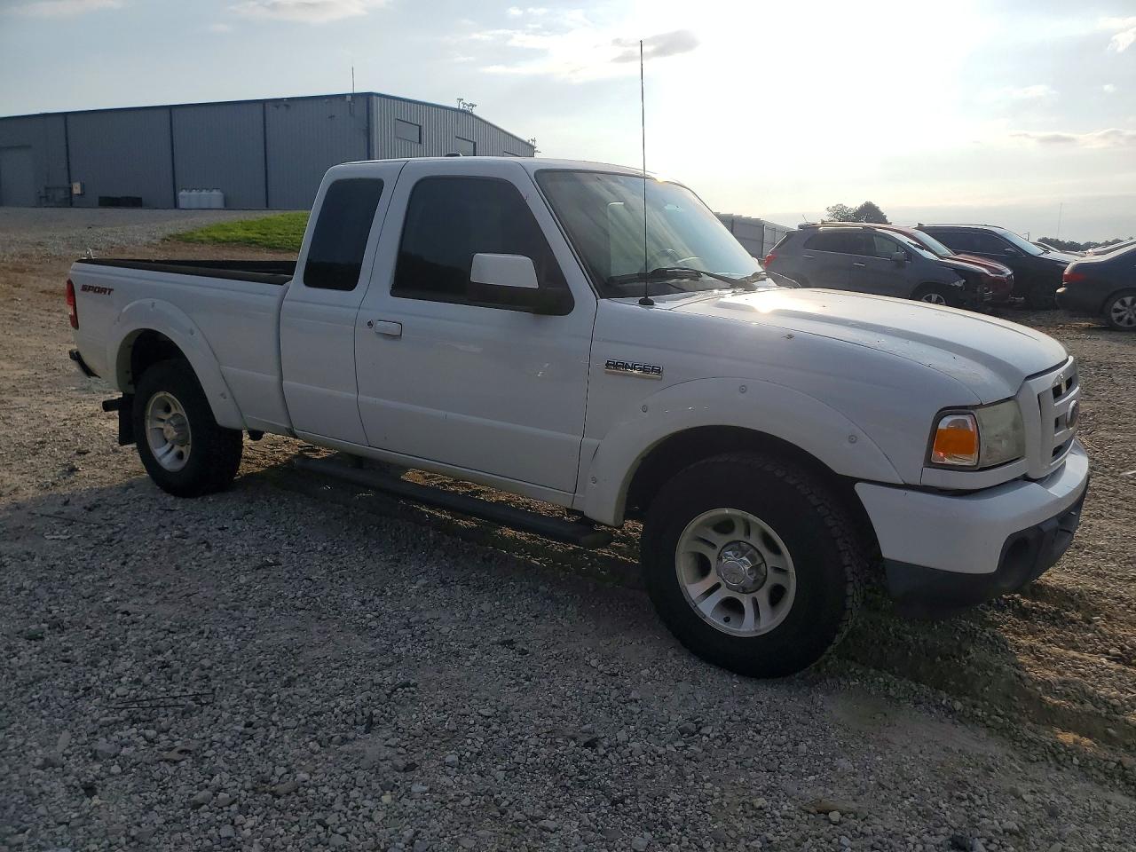 2011 Ford Ranger Super Cab White vin: 1FTKR4EE9BPA18453