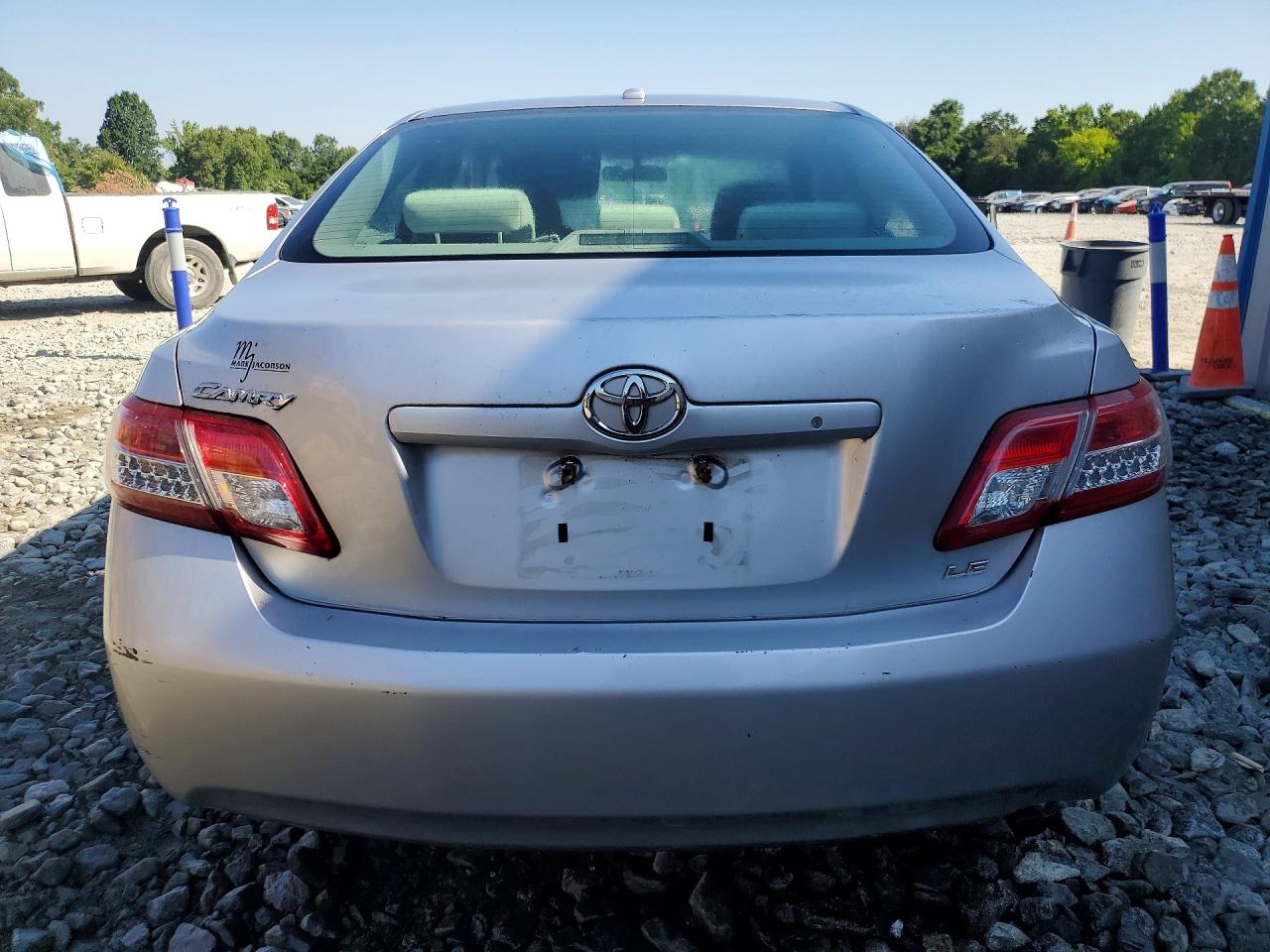 2011 Toyota Camry Le Silver vin: 4T1BF3EK7BU133624