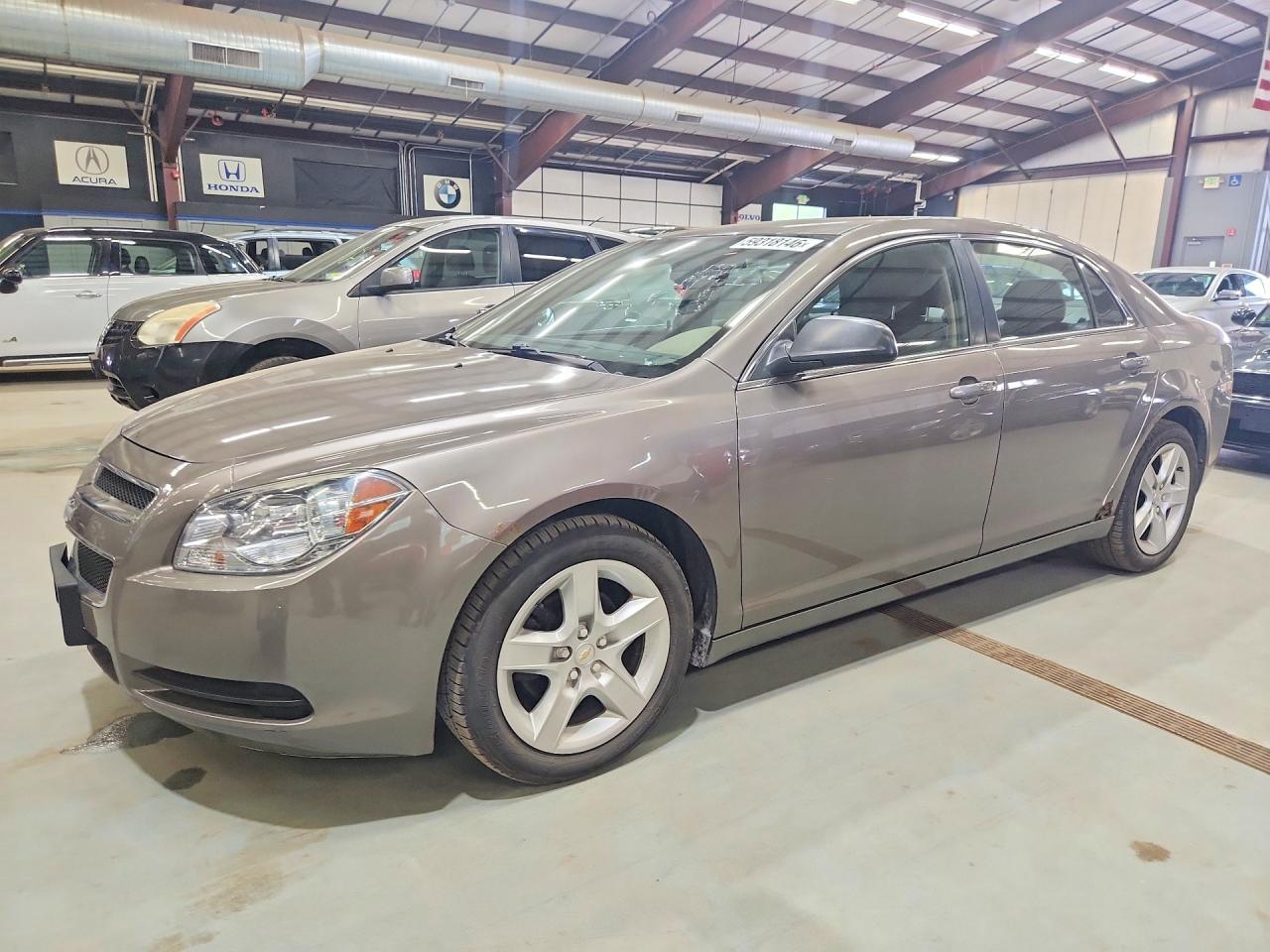2011 Chevrolet Malibu Ls Золотой vin: 1G1ZB5E13BF120917