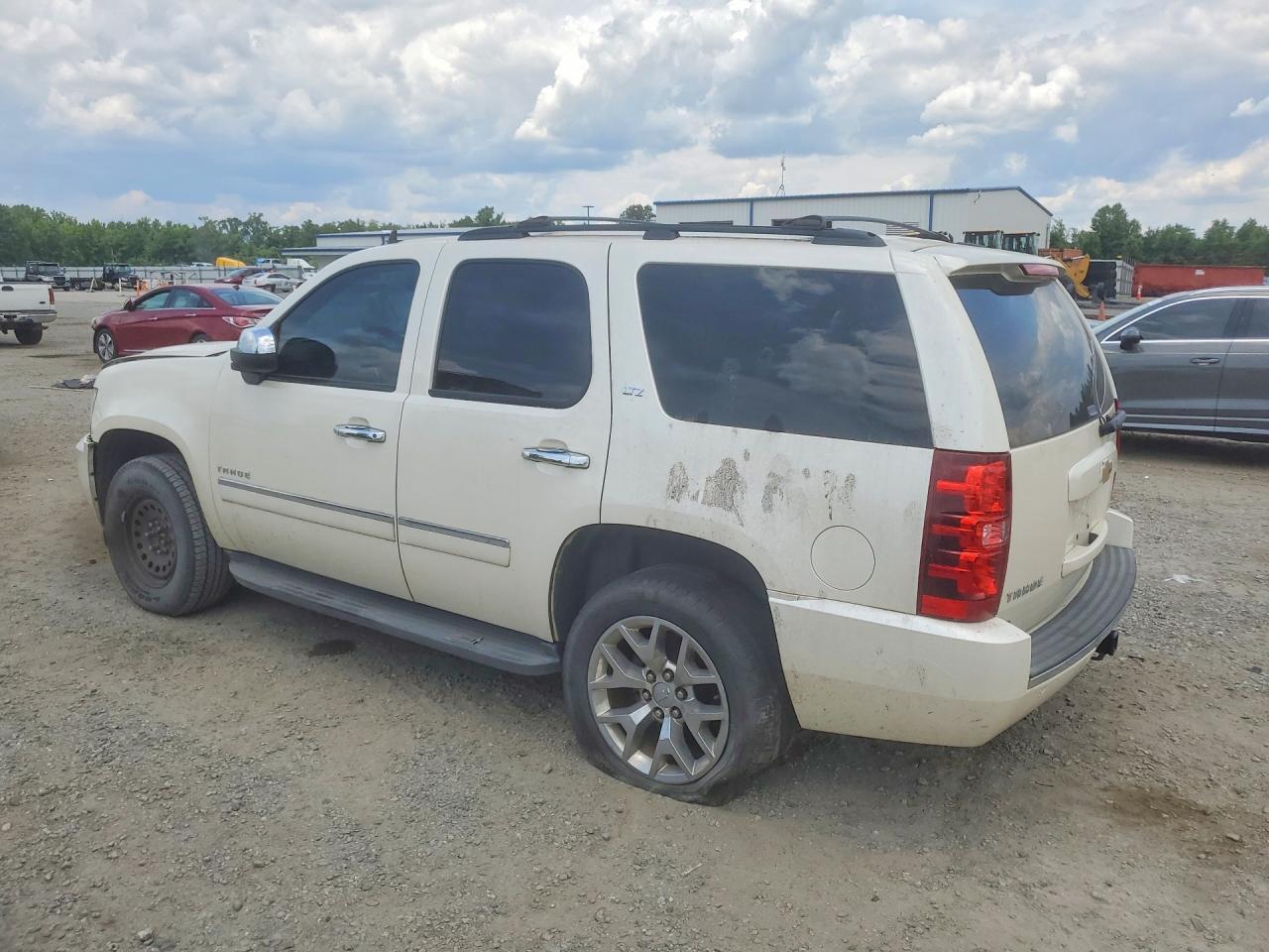 2013 Chevrolet Tahoe K1500 Ltz White vin: 1GNSKCE03DR265565