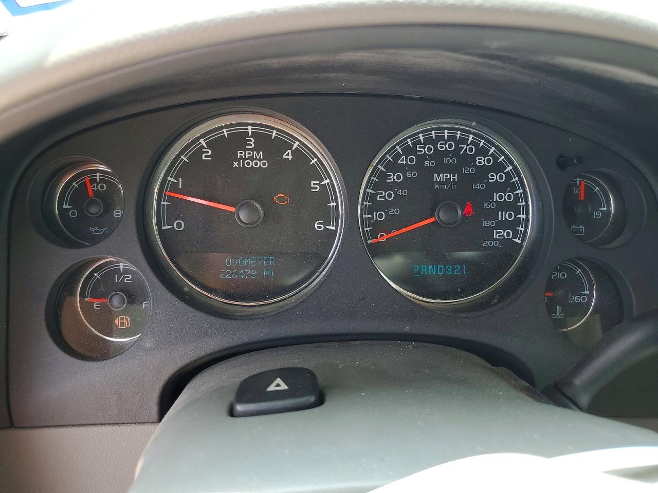 2008 Chevrolet Suburban C1500 Ls Silver vin: 1GNFC16038J220079