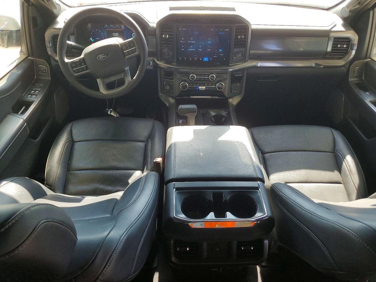 2025 Ford F150 Lariat 4wd 5.0l V8 Crew Cab Белый vin: 1FTFW5L56SKE96779