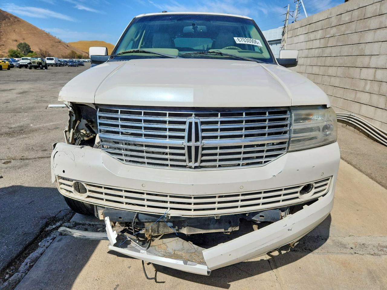2011 Lincoln Navigator L White vin: 5LMJJ3H59BEJ04598
