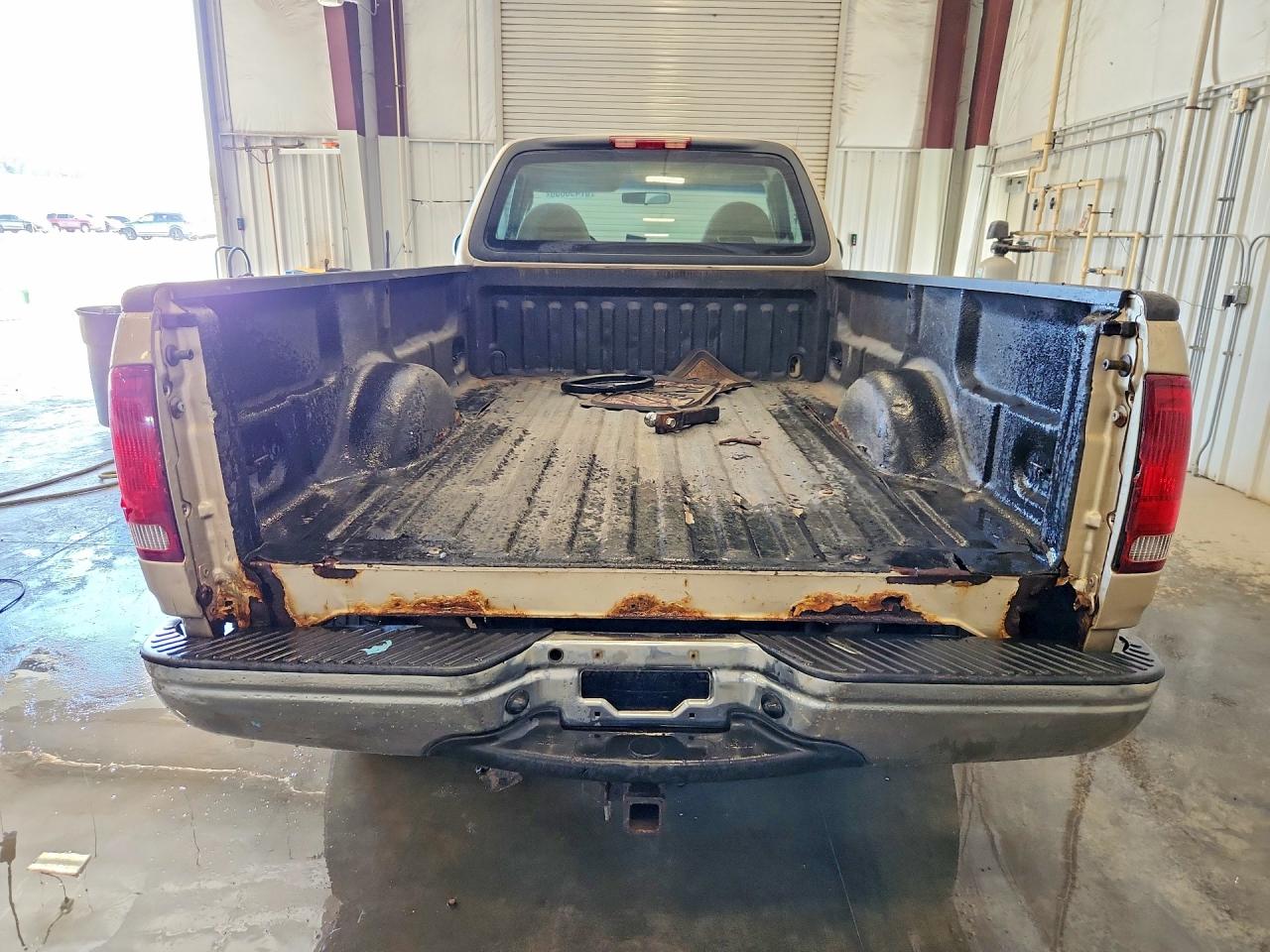 2000 Ford F150 Желто-коричневый vin: 2FTZF1827YCB19329