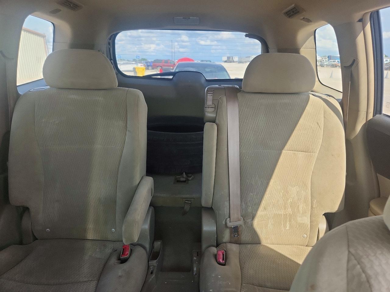 2010 Toyota Highlander Base Белый vin: 5TDZK3EH3AS022574