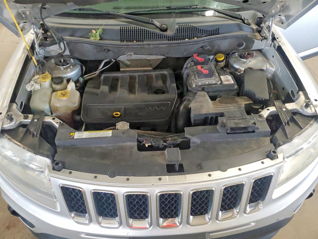 2012 Jeep Compass Latitude Silver vin: 1C4NJDEB2CD572558