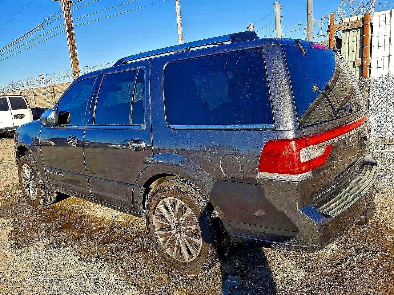 2015 Lincoln Navigator Gray vin: 5LMJJ2HT8FEJ01738