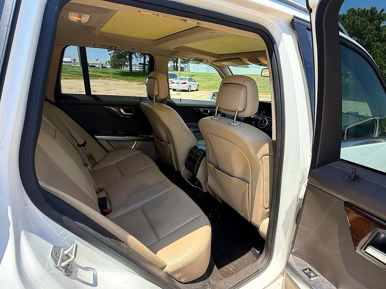2014 Mercedes-benz Glk 350 White vin: WDCGG5HB5EG333235