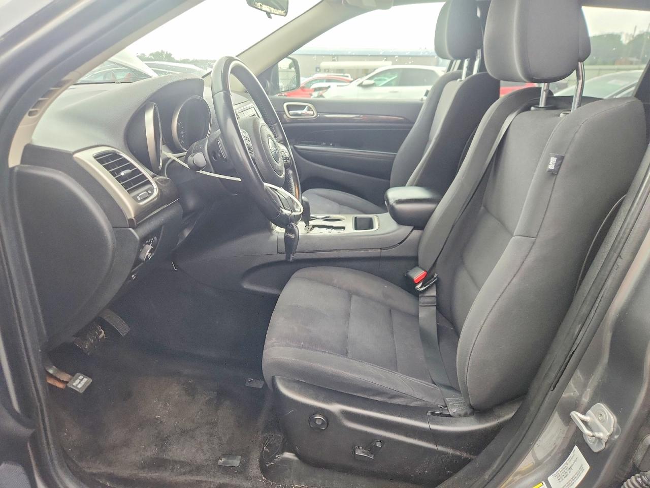 2011 Jeep Grand Cherokee Laredo Серебряный vin: 1J4RR4GG8BC656367