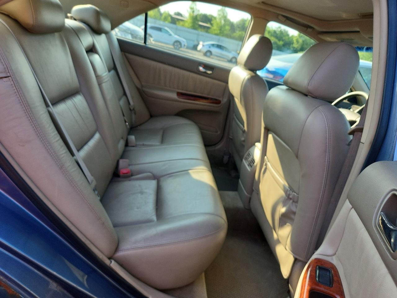 2004 Toyota Camry Xle Cream vin: 4T1BE30K84U861613