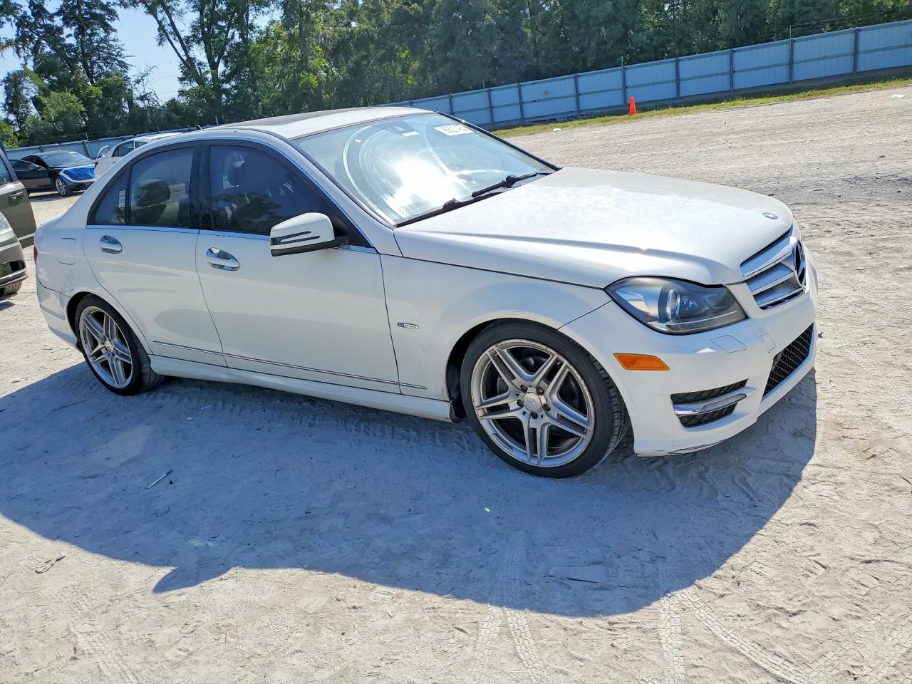 2012 Mercedes-benz C 250 White vin: WDDGF4HB8CA602675