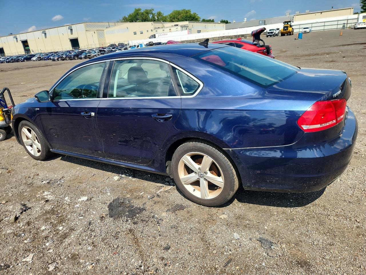 2014 Volkswagen Passat S Синий vin: 1VWAT7A32EC058921
