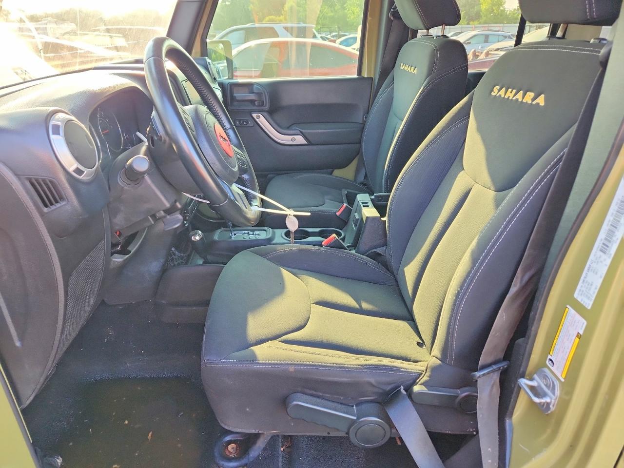 2013 Jeep Wrangler Unlimited Sahara Green vin: 1C4BJWEG5DL602993