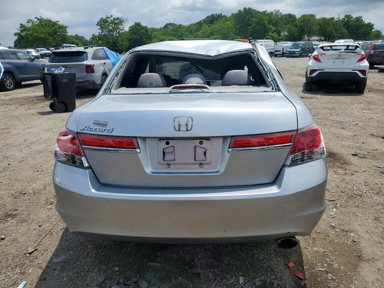 2011 Honda Accord Lx Silver vin: 1HGCP2F38BA055087