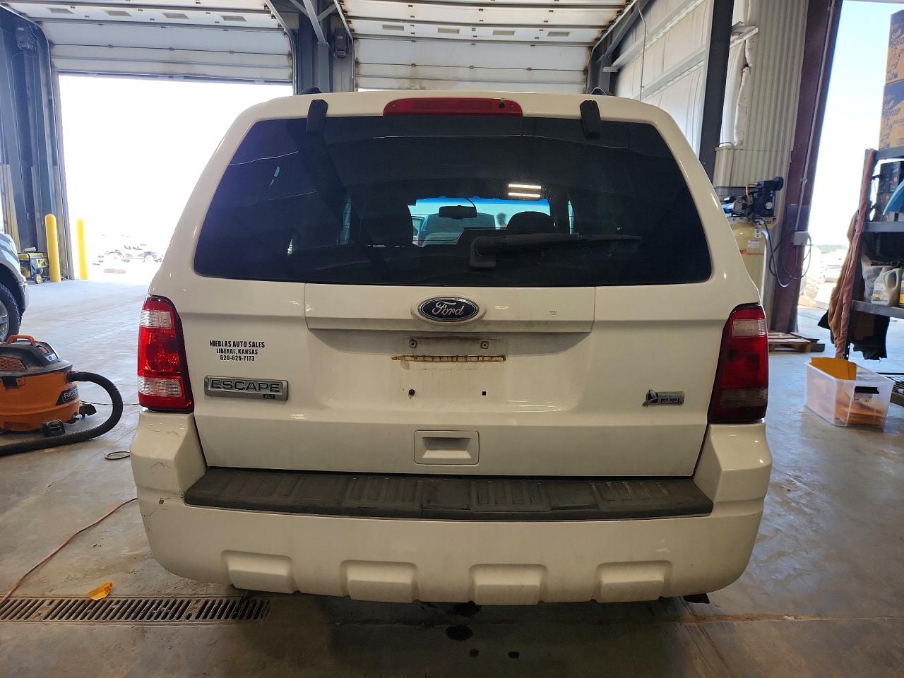 2010 Ford Escape Xlt White vin: 1FMCU9DG8AKC35177