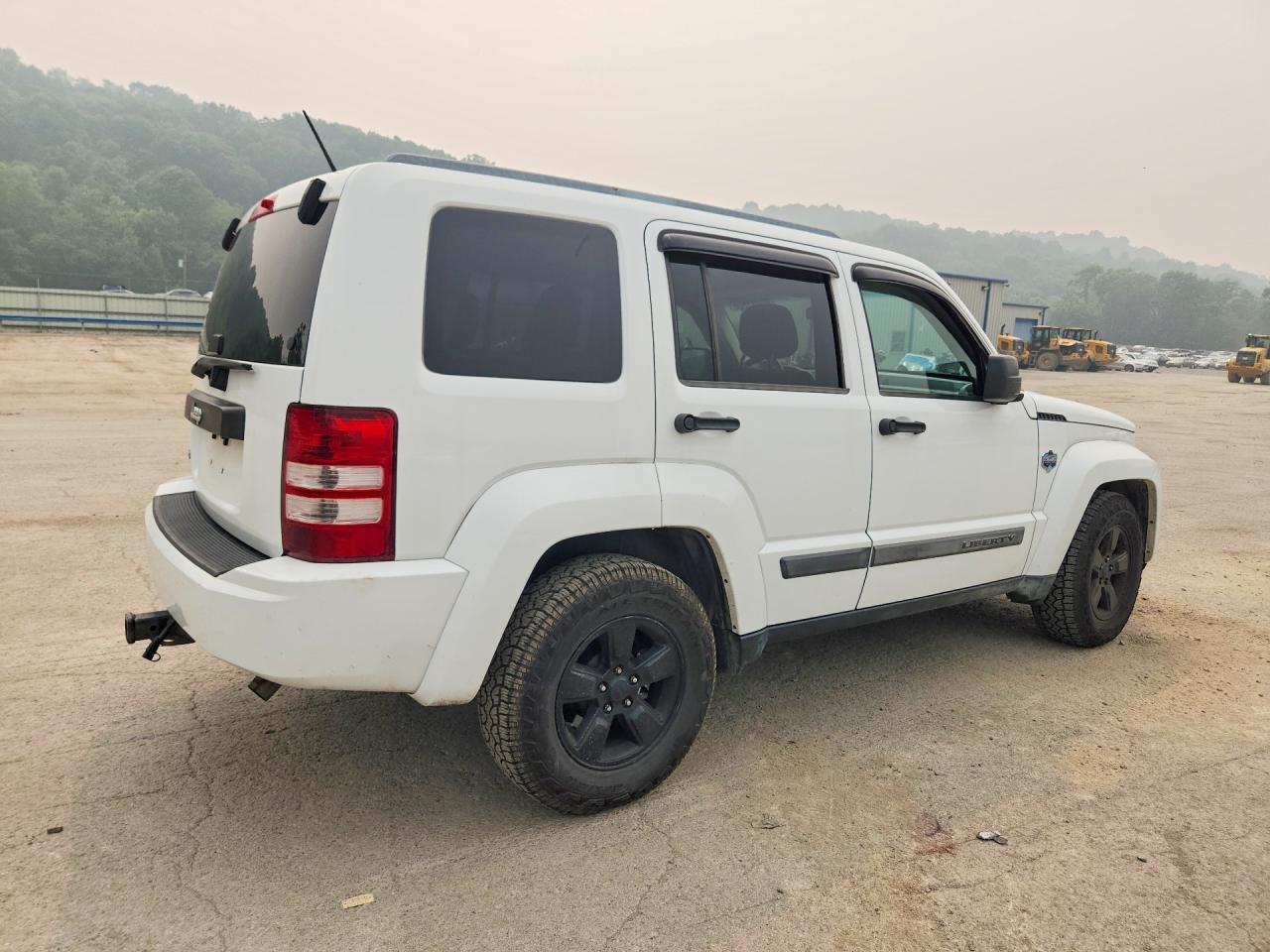 2012 Jeep Liberty Sport White vin: 1C4PJMAK0CW125911