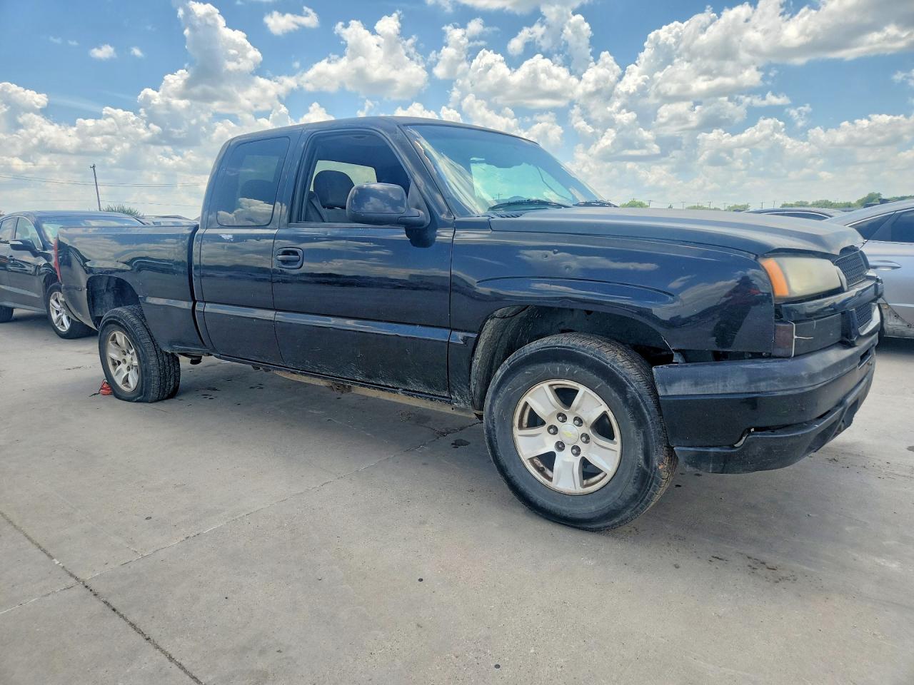 2004 Chevrolet Silverado C1500 Black vin: 2GCEC19V441282381