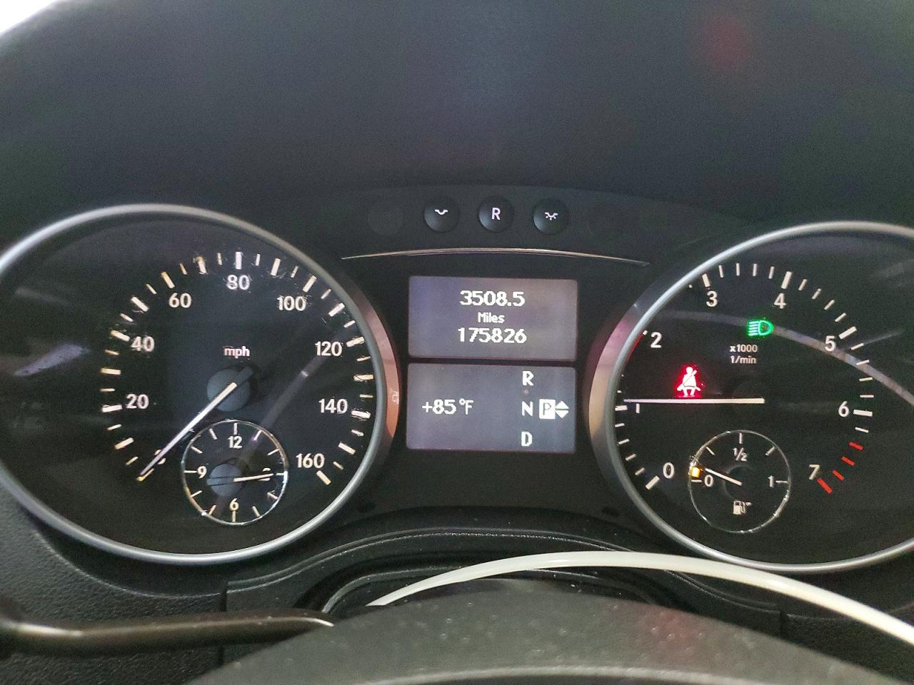 2010 Mercedes Benz Ml White vin: 4JGBB8GB3AA536750