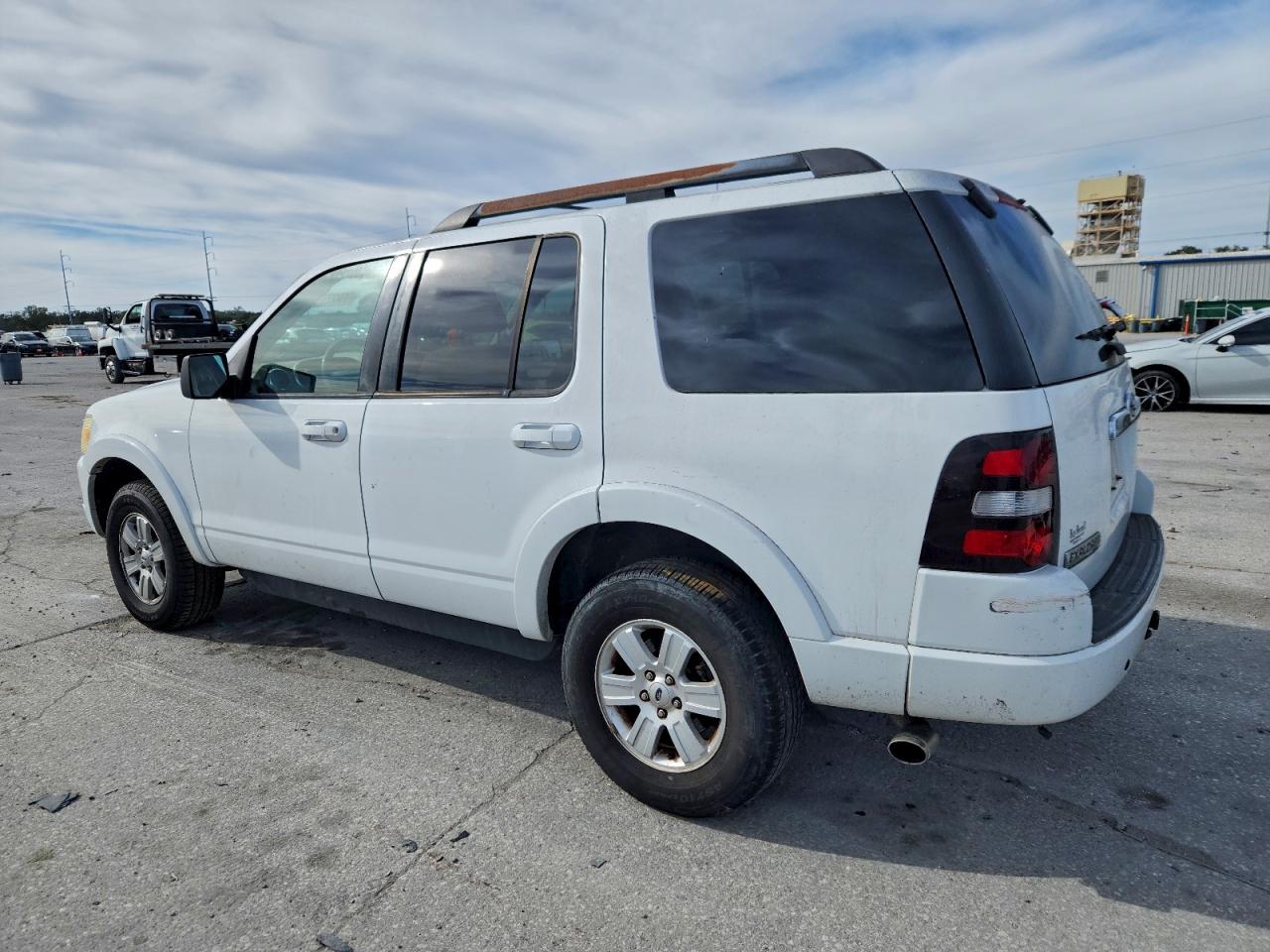 2009 Ford Explorer Xlt White vin: 1FMEU73E09UA37254
