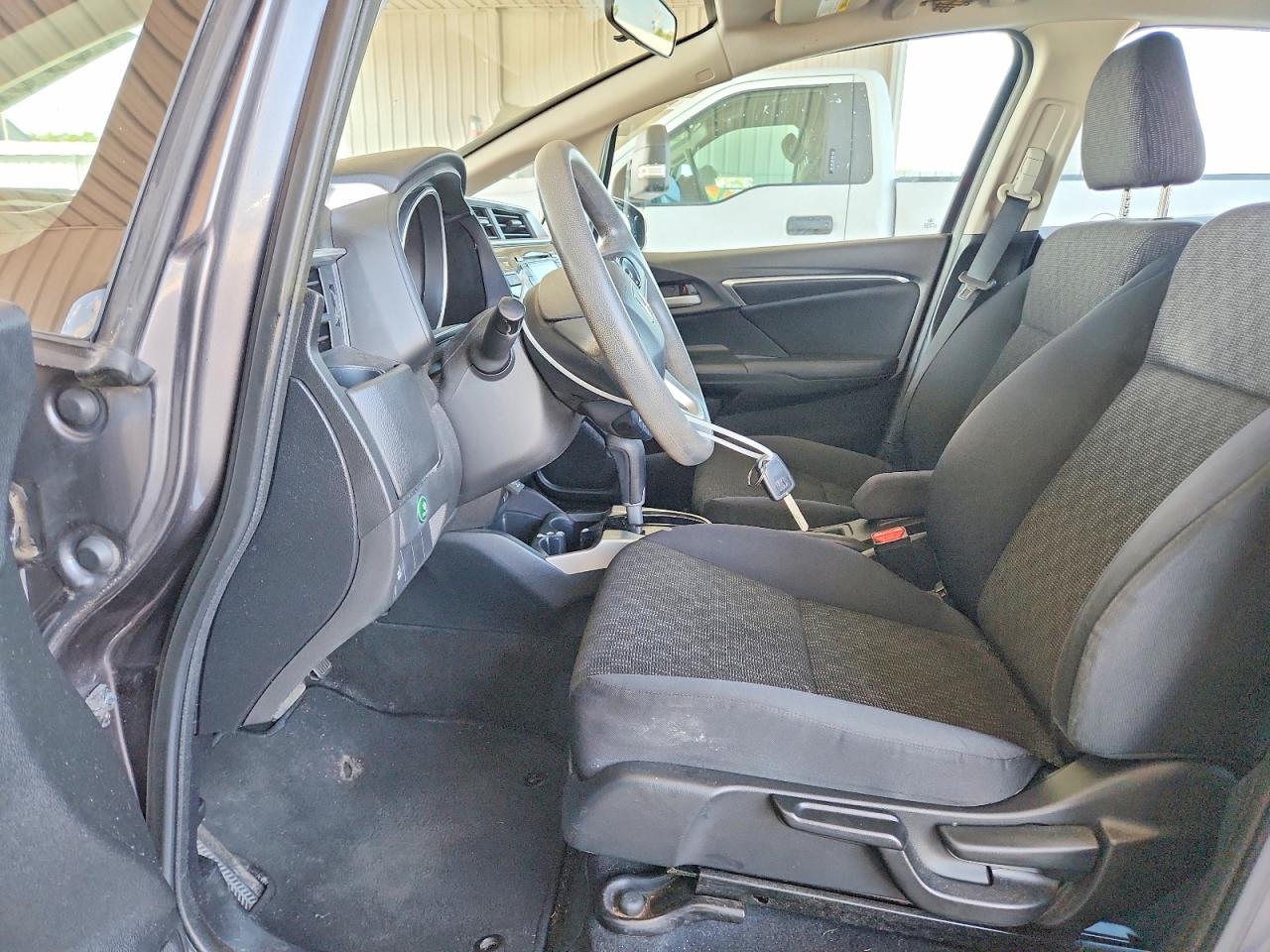 2015 Honda Fit Lx Gray vin: 3HGGK5H53FM716081