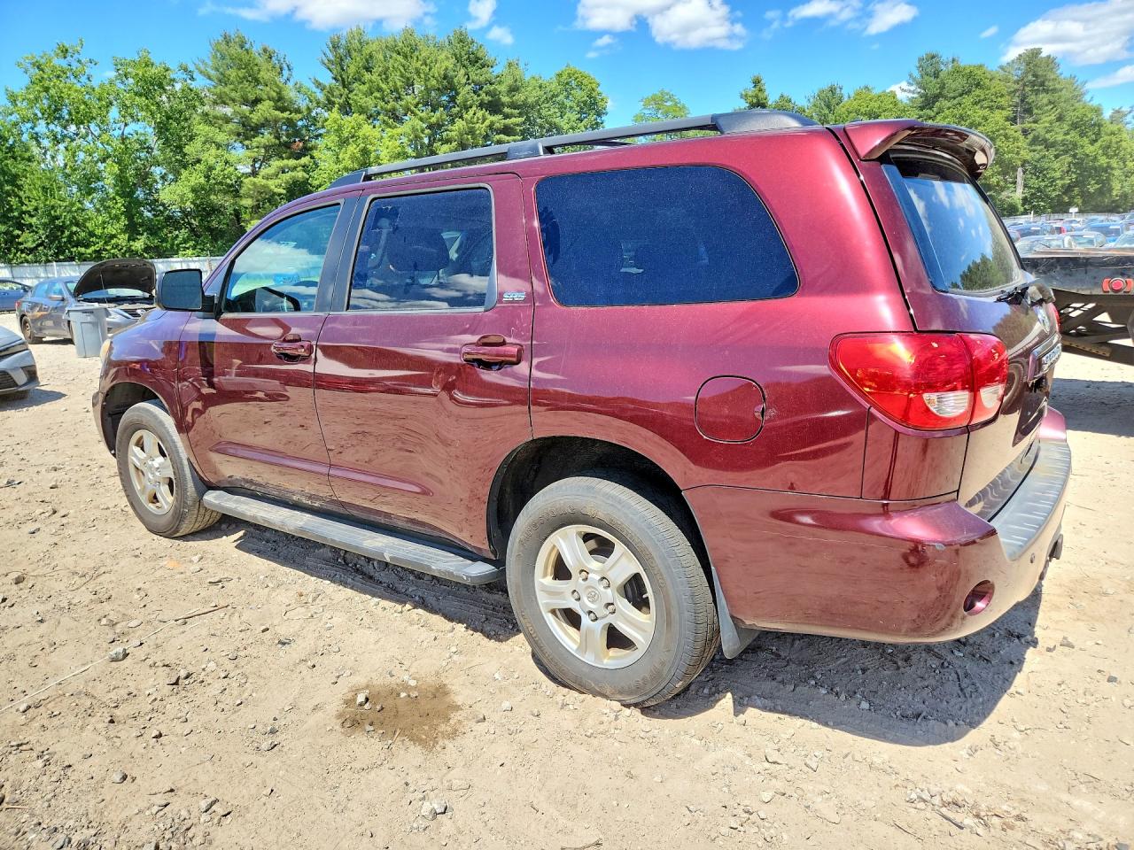 2011 Toyota Sequoia Sr5 Burgundy vin: 5TDBY5G1XBS050269