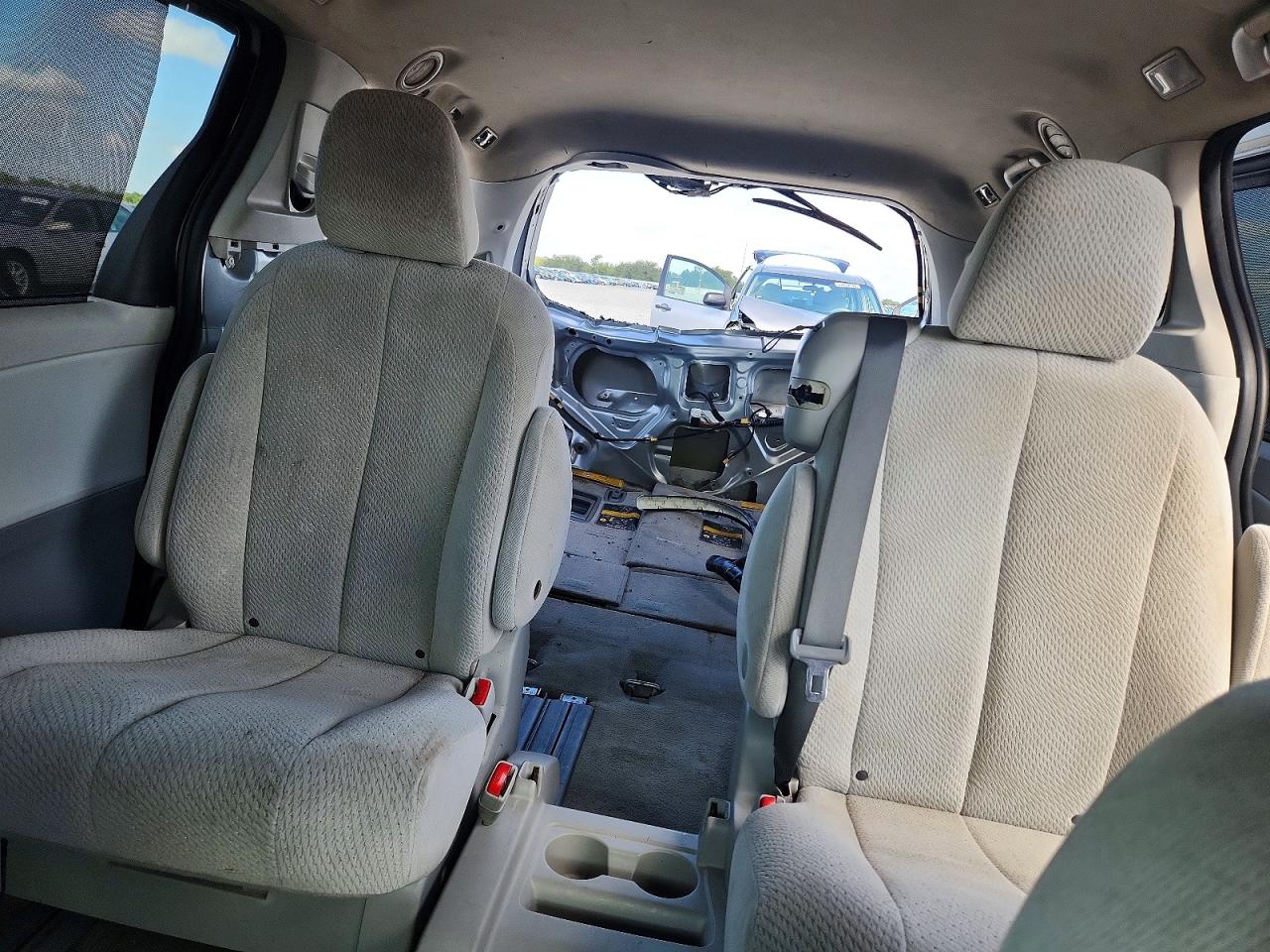 2015 Toyota Sienna Sport Silver vin: 5TDXK3DC4FS598694