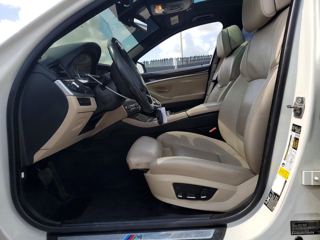 2013 Bmw 535 Xi White vin: WBAFU7C51DDU68068