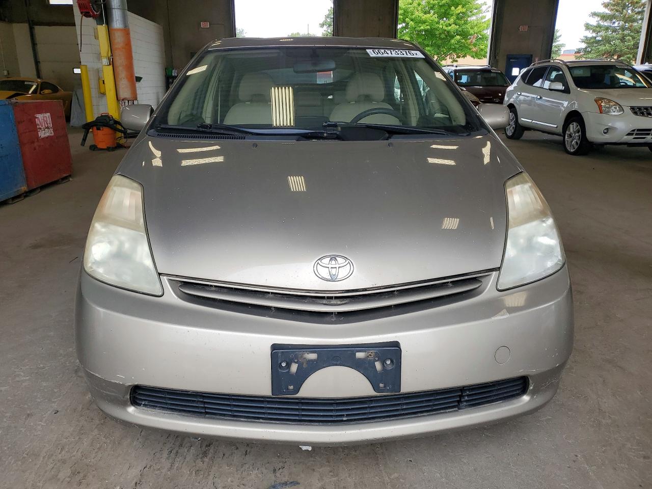 2005 Toyota Prius Base Tan vin: JTDKB20UX53062982