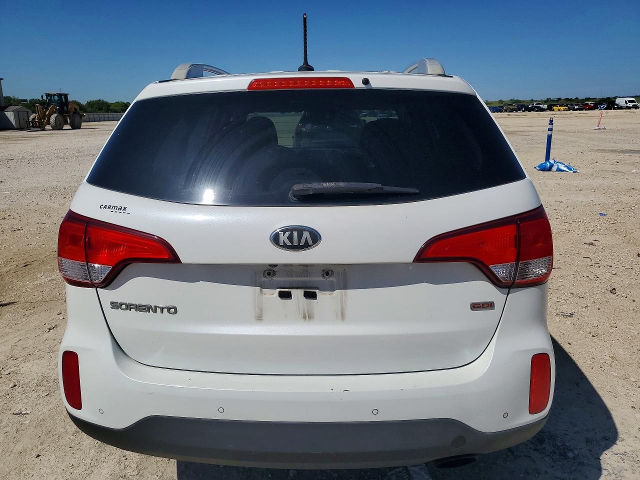 2014 Kia Sorento Lx White vin: 5XYKT3A64EG497057