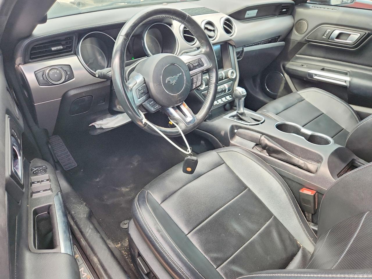 2022 Ford Mustang Black vin: 1FATP8UH7N5105397