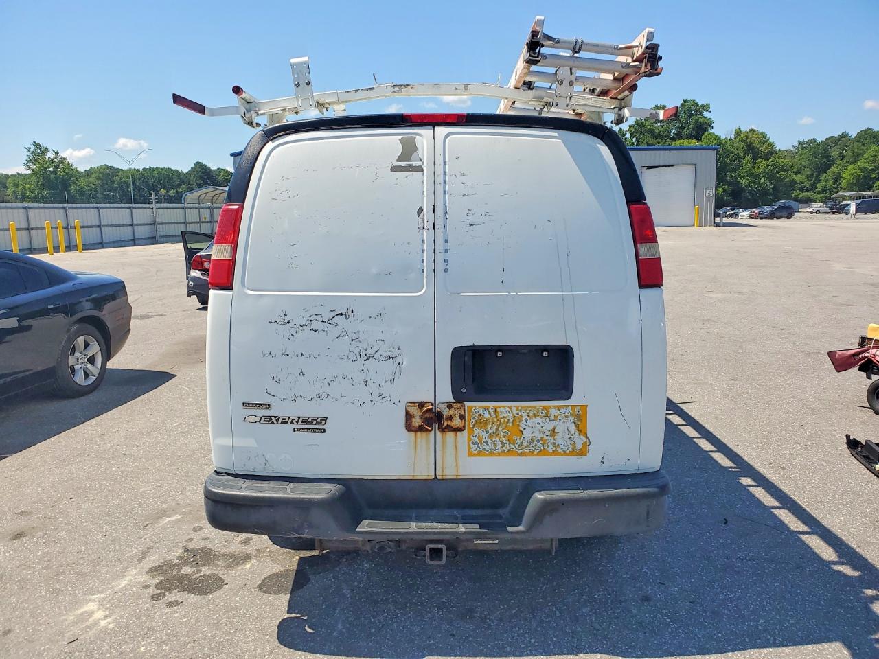 2011 Chevrolet Express G2500 White vin: 1GCWGFCG8B1135368