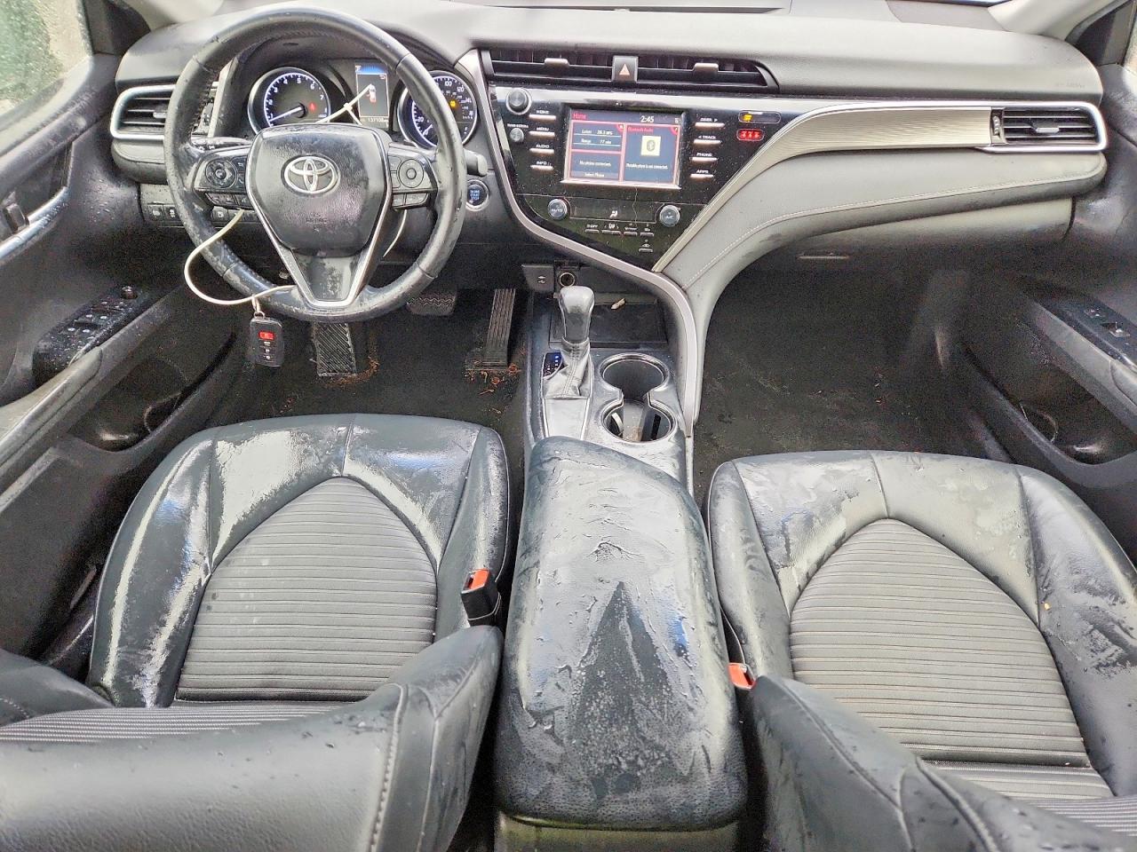 2018 Toyota Camry L Серебряный vin: JTNB11HK8J3049833