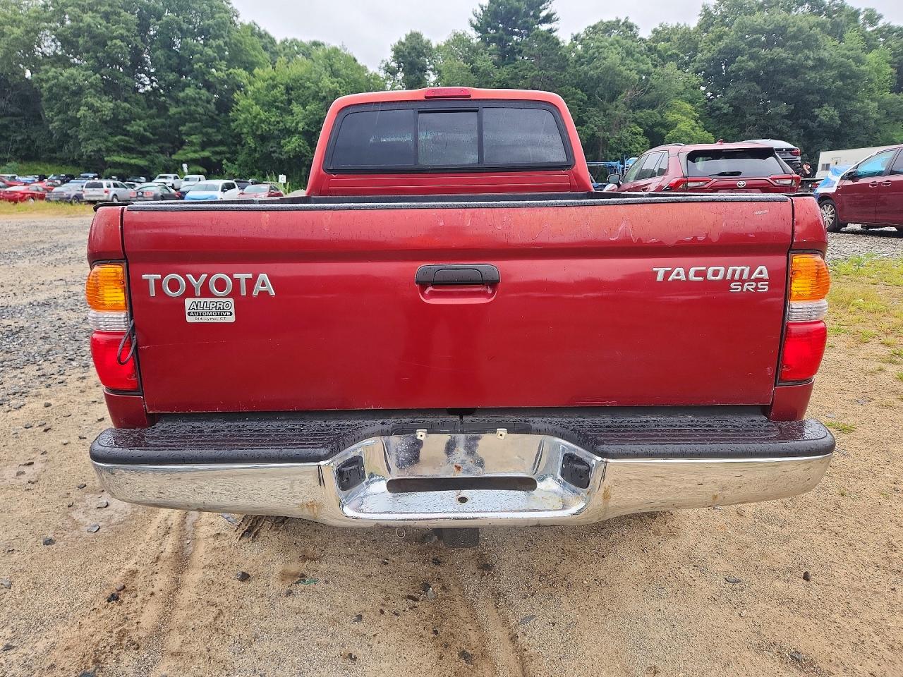 2001 Toyota Tacoma Base Red vin: 5TEWM72N21Z762750