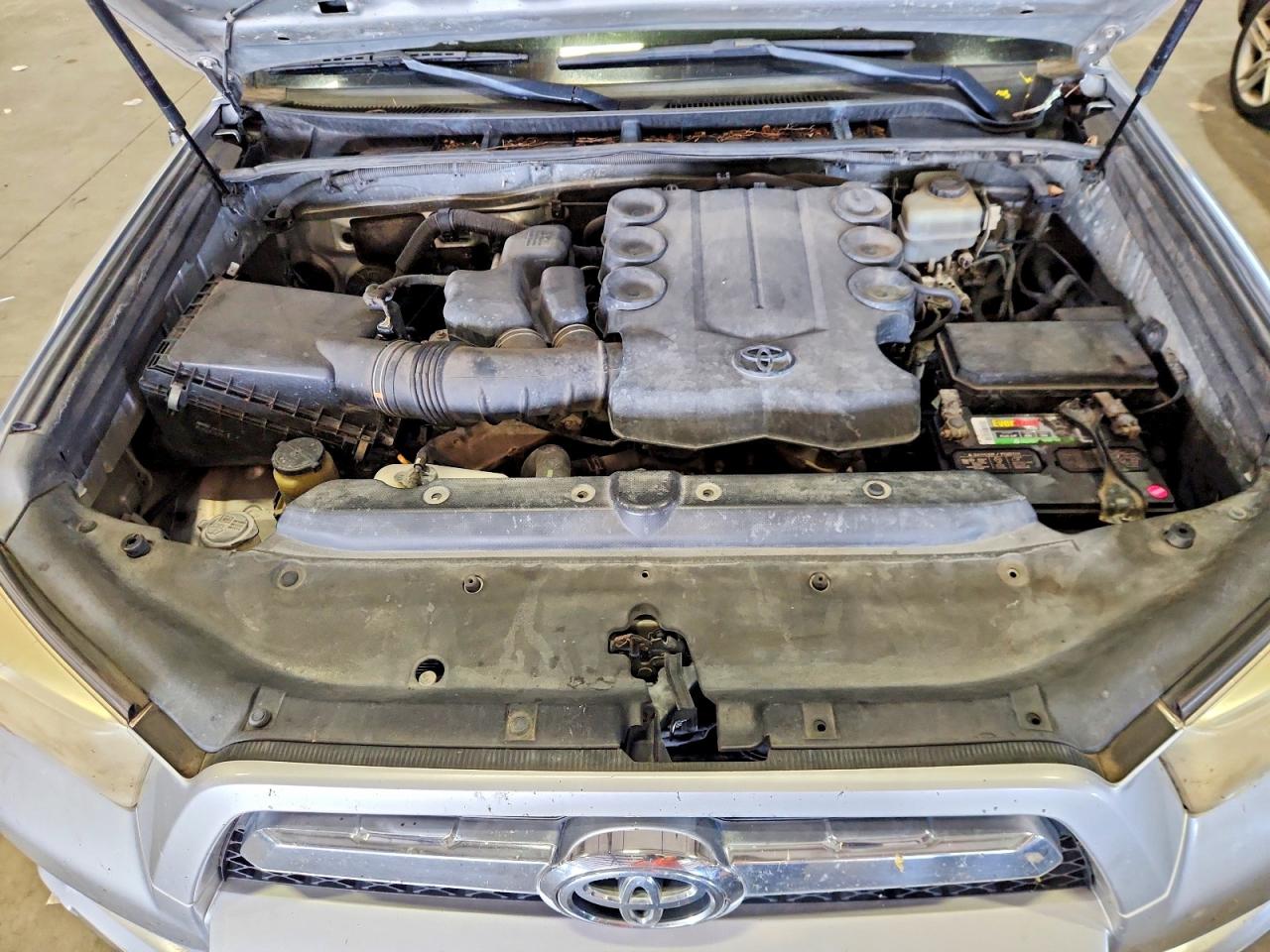 2011 Toyota 4runner Sr5 Silver vin: JTEZU5JR1B5032575